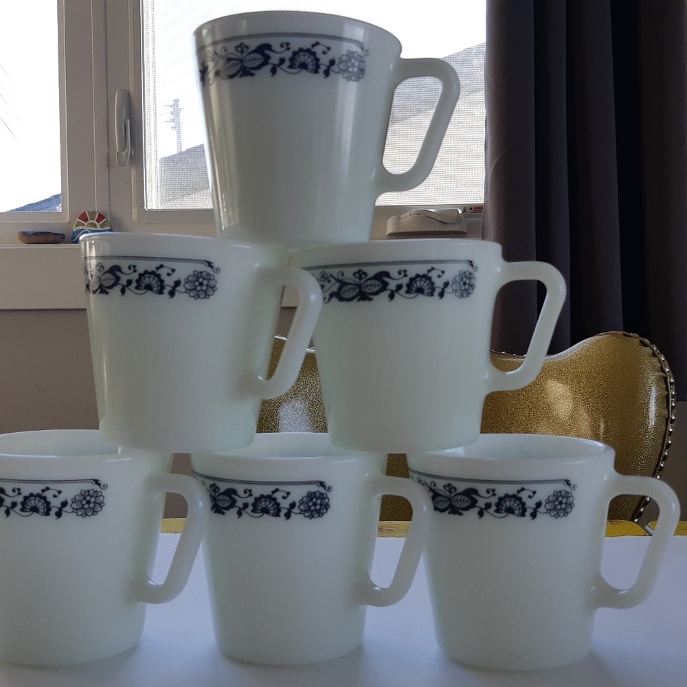 6 pyrex  white and blue mugs